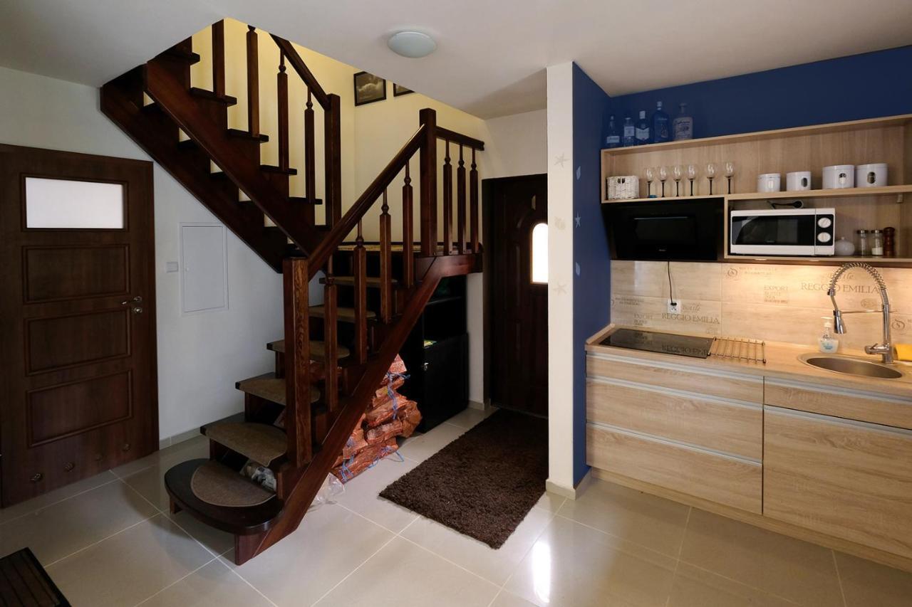 Villa Dom Kotik W Lukecinie Extérieur photo