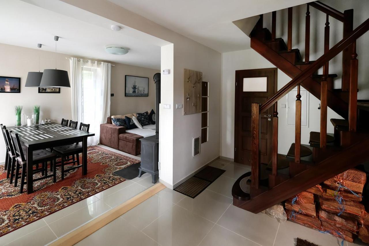Villa Dom Kotik W Lukecinie Extérieur photo