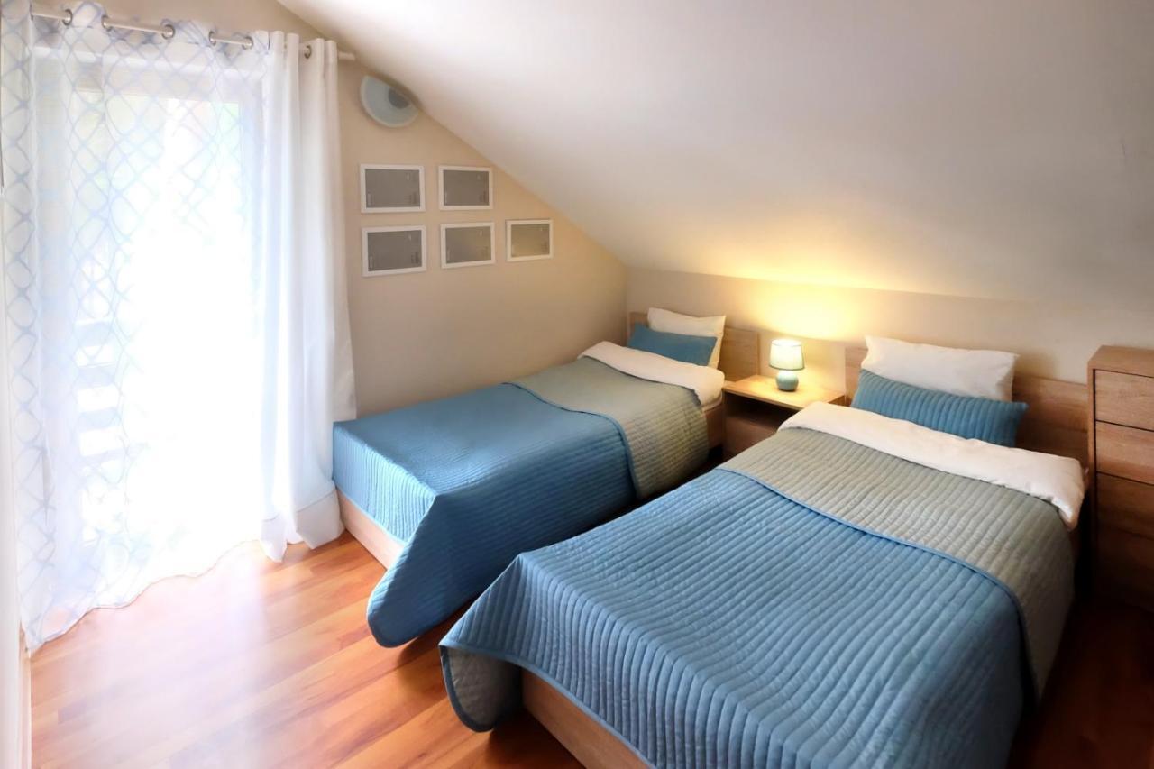Villa Dom Kotik W Lukecinie Extérieur photo